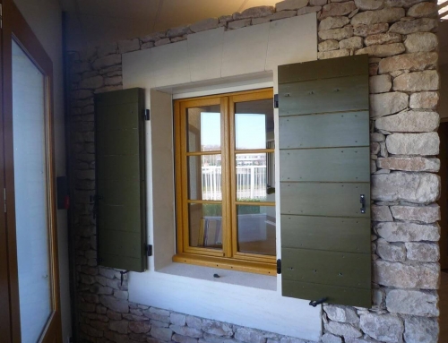 Fenêtre 2 vantaux bois avec petits bois aimantés + Volet provençal